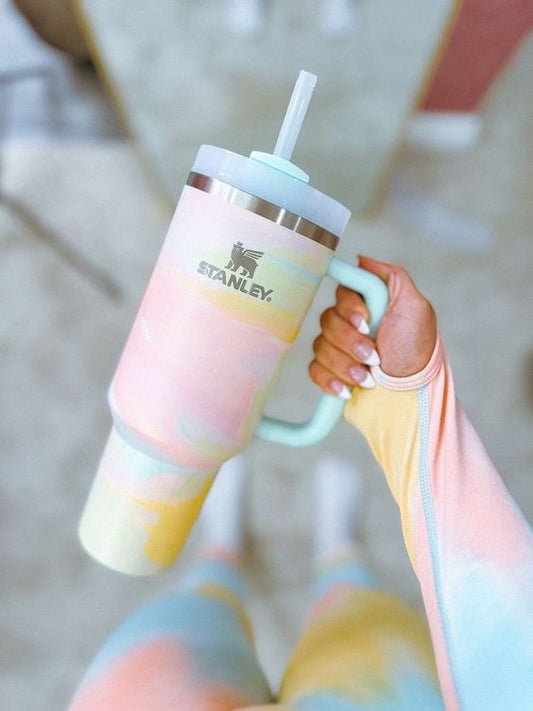 كوب ستانلي بلون الحلوى الباستيل الأسود