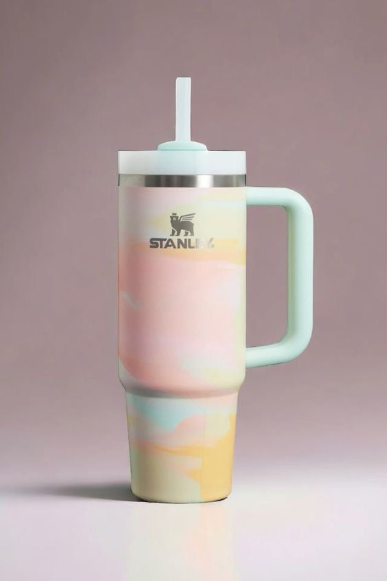 كوب ستانلي بلون الحلوى الباستيل الأسود